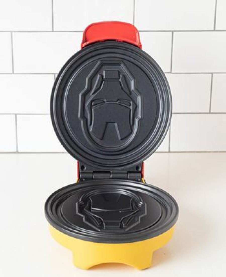 Kitchen * | Uncanny Brands Marvel Iron Man Waffle Maker Red